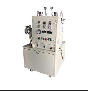 Macchine per la distribuzione di resine epossidiche ad alta efficienza