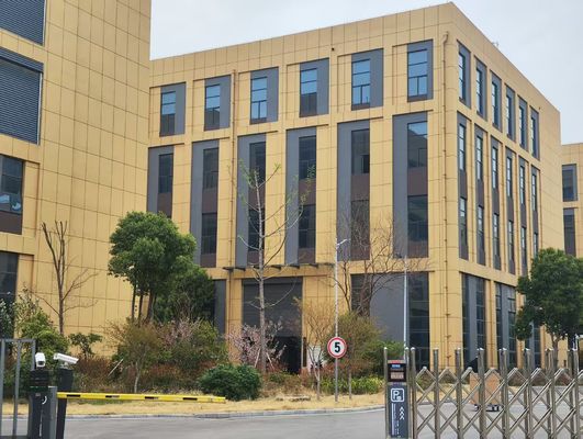 Produzione automatizzata per realizzare una produzione efficiente di elementi di filtro dell'aria