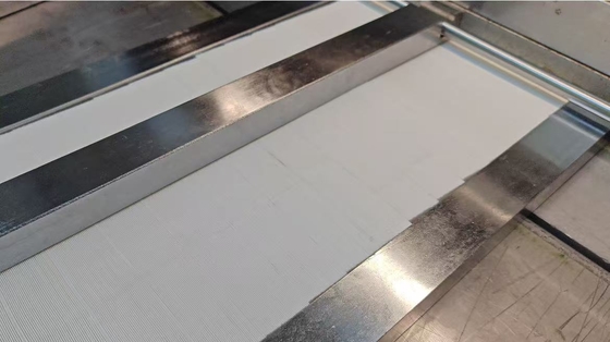 Macchina piegatrice per carta filtro aria di grandi dimensioni, velocità di alimentazione 1,5 m al minuto regolabile