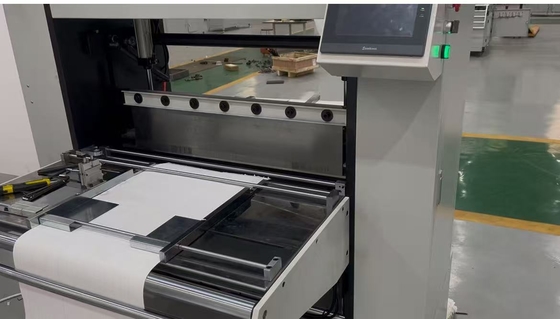 Macchina piegatrice per carta filtro aria di grandi dimensioni, velocità di alimentazione 1,5 m al minuto regolabile