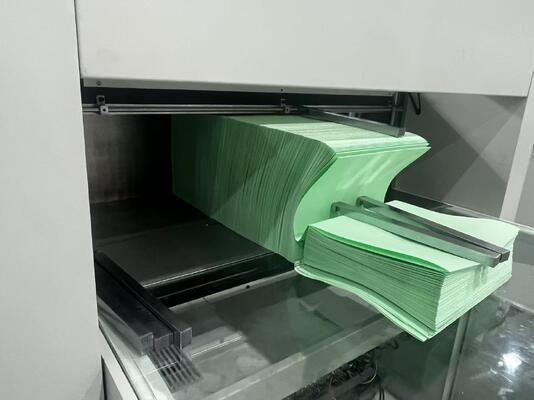 Macchina di piegatura di carta a piegatura CNC Linea di produzione completamente automatica con coltello tipo grado automatico