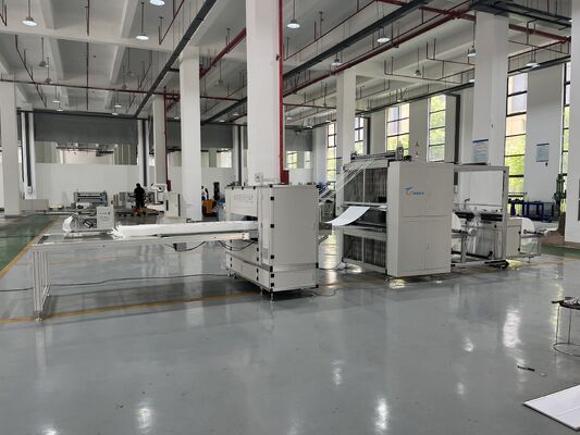 La fabbricazione automobilistica stabile del filtro lavora l'attrezzatura a macchina laterale lunga del guardolo del filtro del filtrante