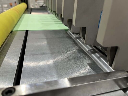 Macchina per la produzione di filtri a tasca ad alta efficienza per sacchi filtro dell'aria