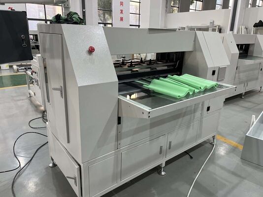 Macchina per la produzione di filtri a tasca ad alta efficienza per sacchi filtro dell'aria