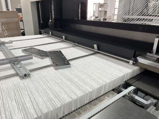 Macchina di piegatura HEPA ad alte prestazioni, resistente alle alte temperature, con sistemi di monitoraggio automatici