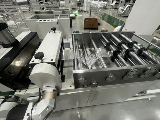 Apparecchiature per la corrugatura per la separazione di precisione per materiali compositi di carta o alluminio